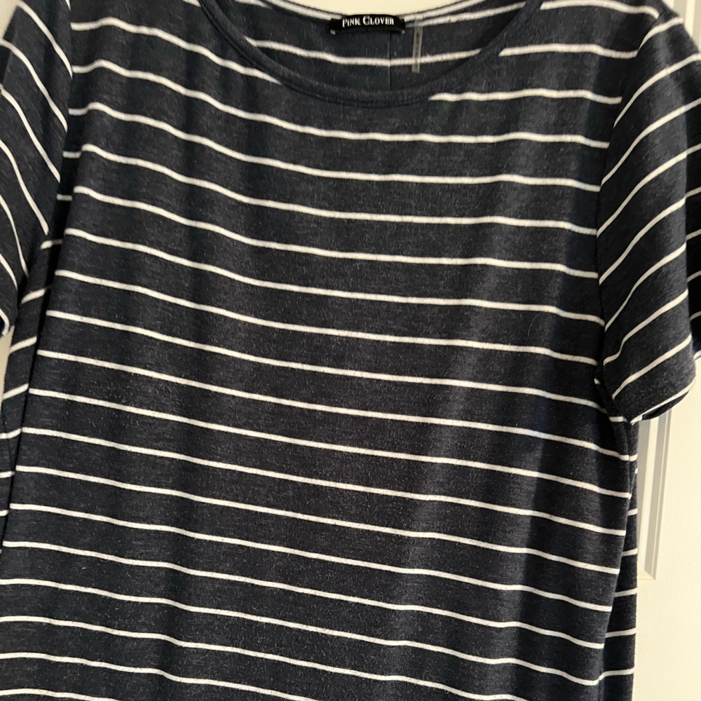 Daises Button Back Detail Knit Tee